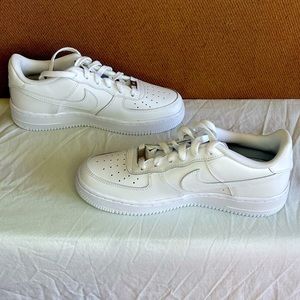 Nike AirForce 1  Youth  Size 6 Unisex